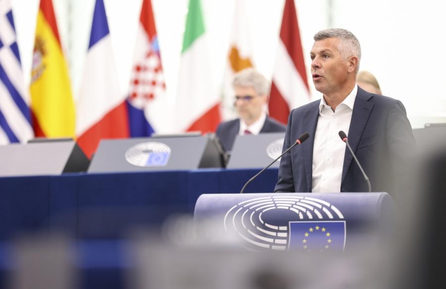 Španija krizo v Ceuti razrešila, desnica znova pokazala svoj obraz